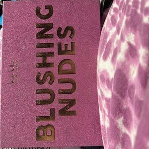 Nicole miller New York blushing nudes matte and shimmer eyeshadow palette